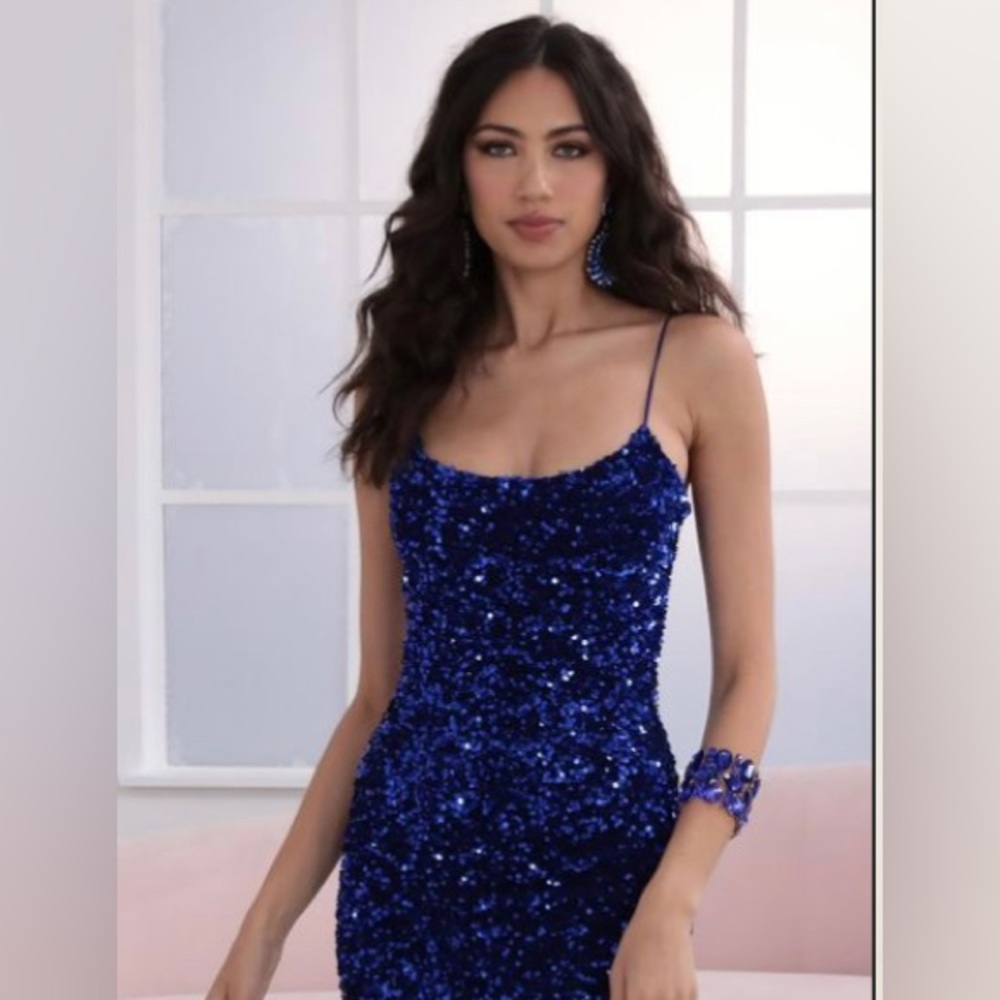 Lucy in the sky Glistening Body-con Dress